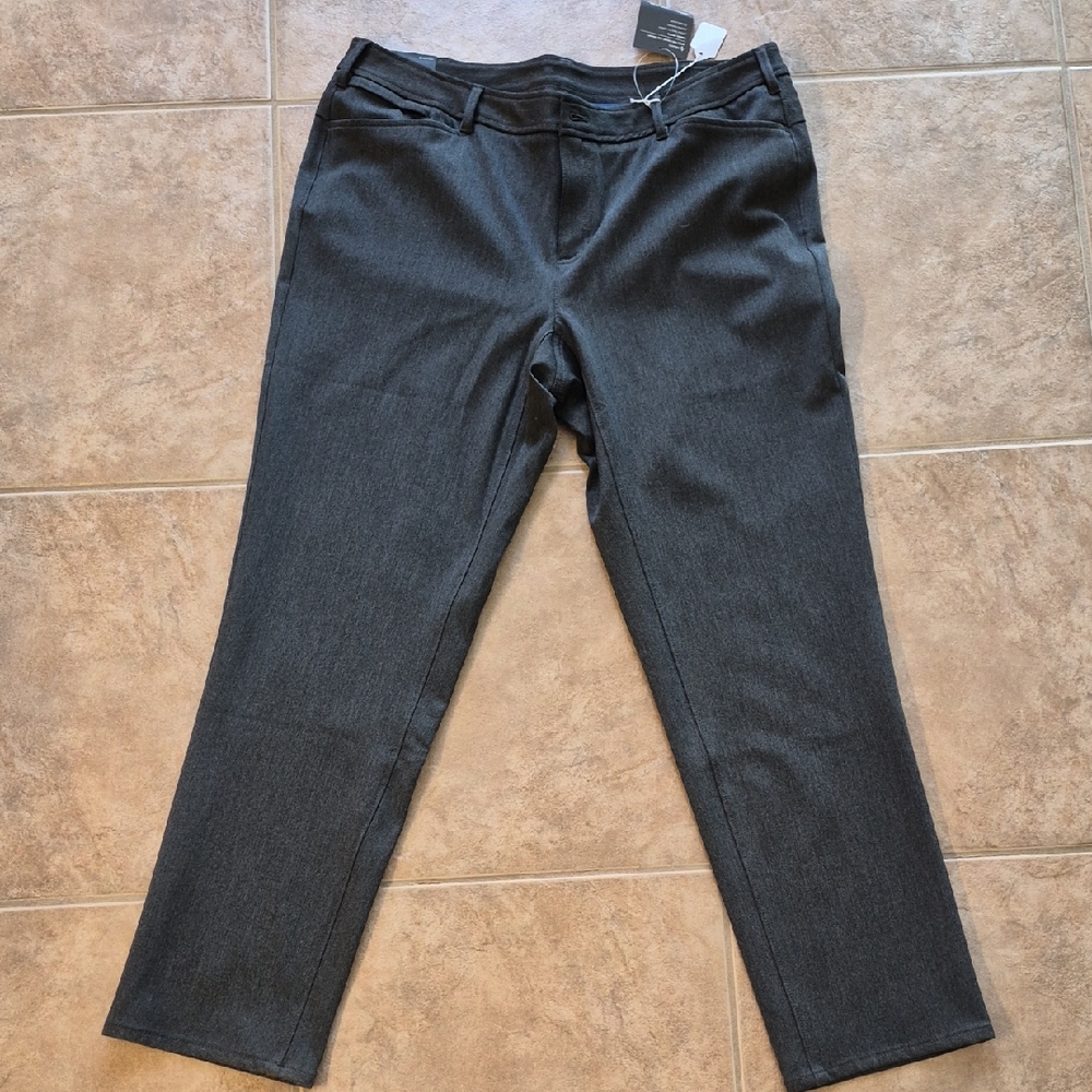 Eddie Bauer..Travel Pant